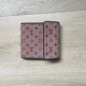 Louis Vuitton Burgundy Monogram Wallet 🤍